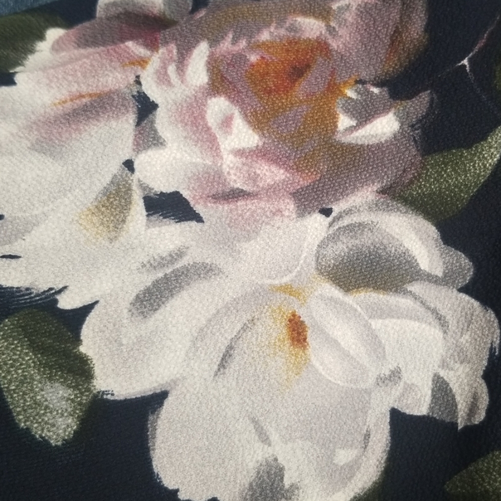 🎉Last 1🎉Floral Navy TopWith Tie Back - Picture 8 of 8